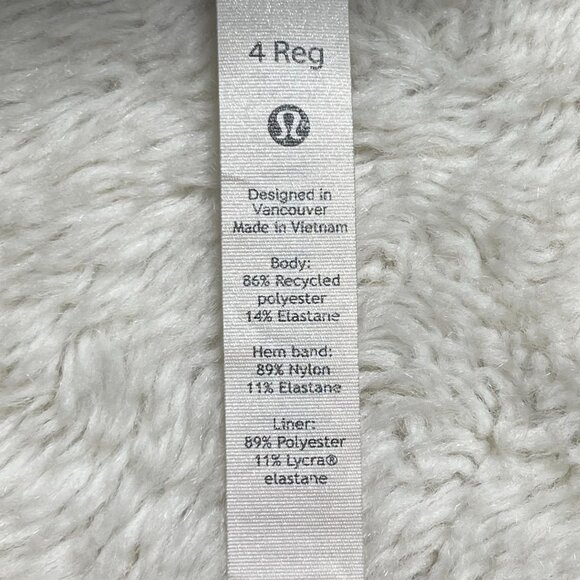 Lululemon Women's Black Hotty Hot Mini Shorts Size 4 - Picture 5 of 8